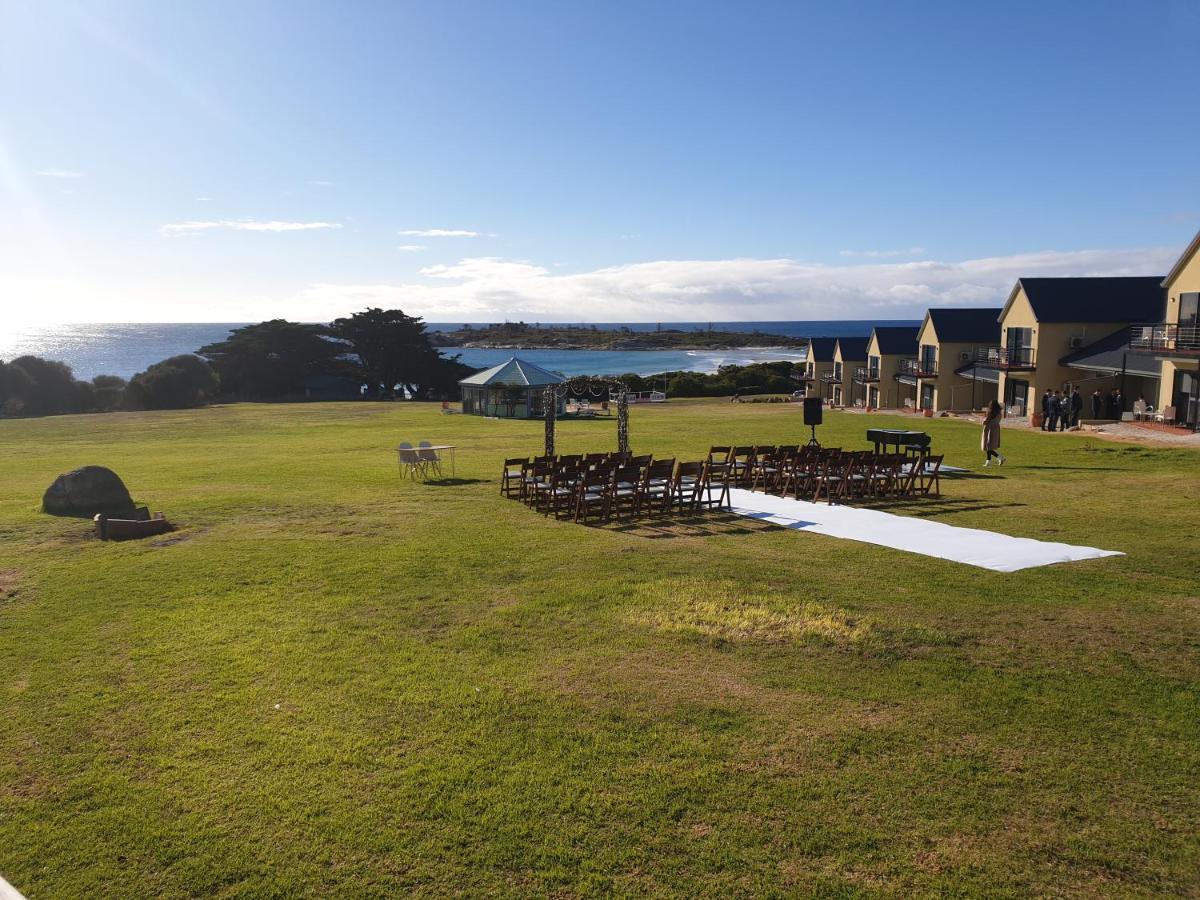 Diamond Island Resort, Restaurant & Bar And Penguin Show Bicheno Exteriör bild